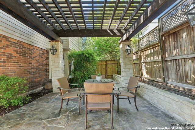 Listing photo id 35 for 616 Alamo Heights