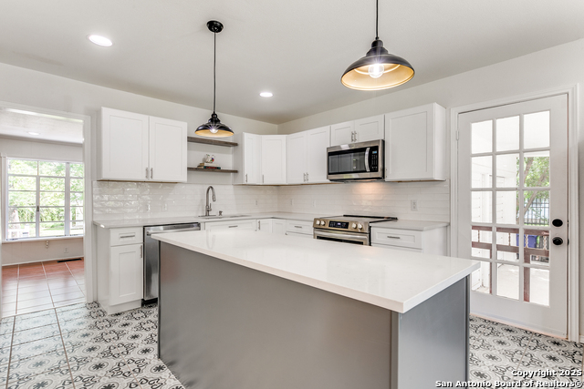 Listing photo id 11 for 123 Mandalay W
