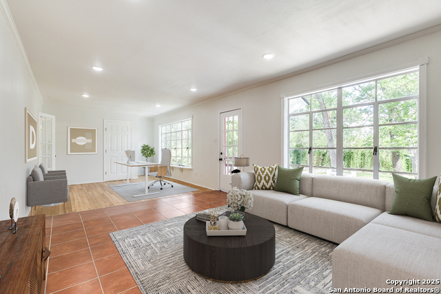 Listing photo id 14 for 123 Mandalay W