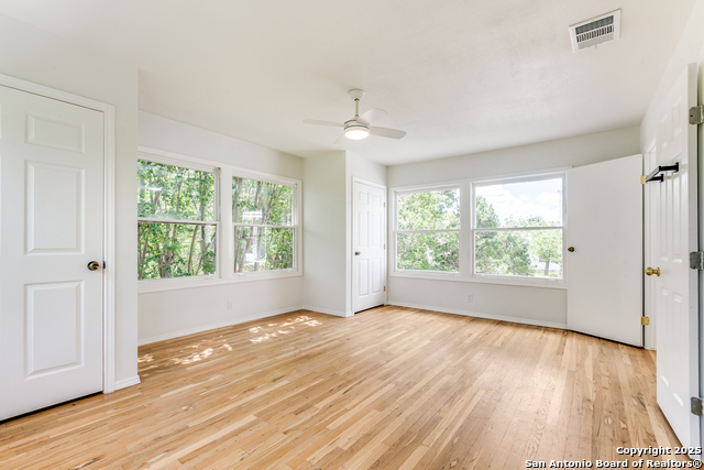 Listing photo id 17 for 123 Mandalay W