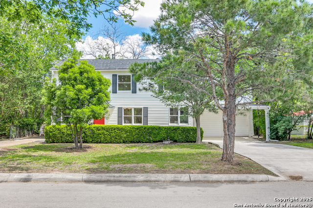 Listing photo id 0 for 123 Mandalay W