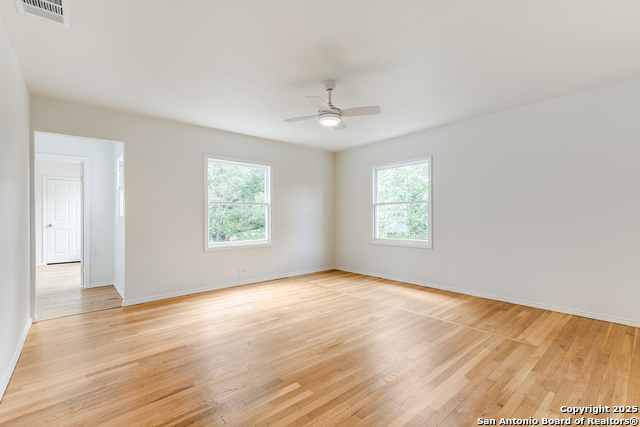 Listing photo id 22 for 123 Mandalay W