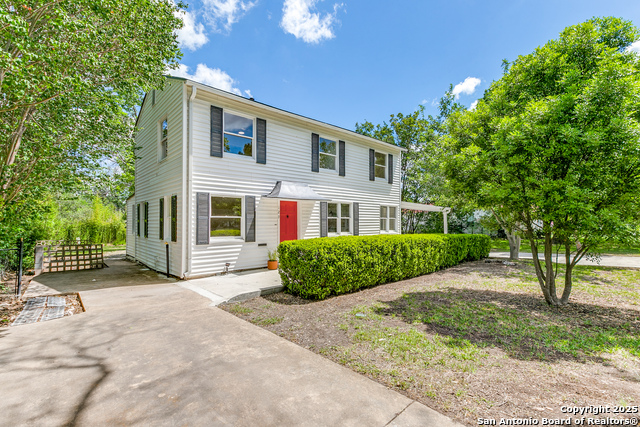 Listing photo id 1 for 123 Mandalay W