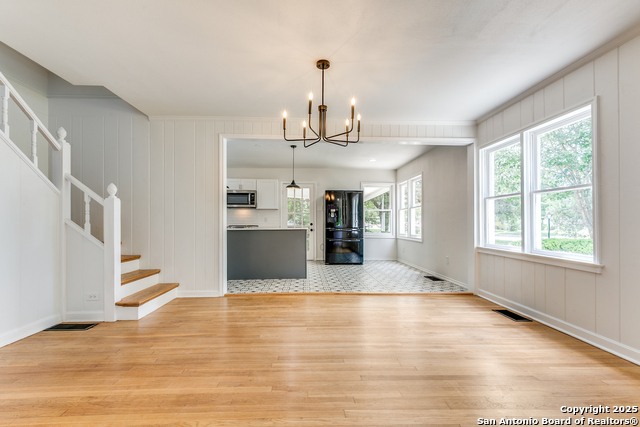 Listing photo id 7 for 123 Mandalay W