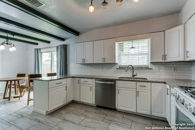 Image 15 of 25 For 4439 Tropical Dr.