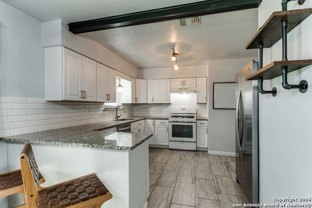 Image 16 of 25 For 4439 Tropical Dr.
