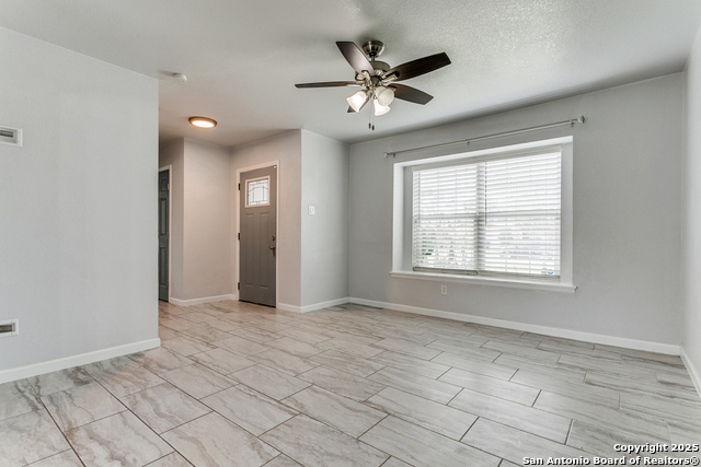 Image 18 of 25 For 4439 Tropical Dr.
