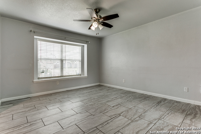 Image 19 of 25 For 4439 Tropical Dr.