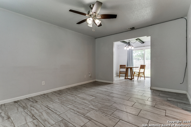 Image 20 of 25 For 4439 Tropical Dr.