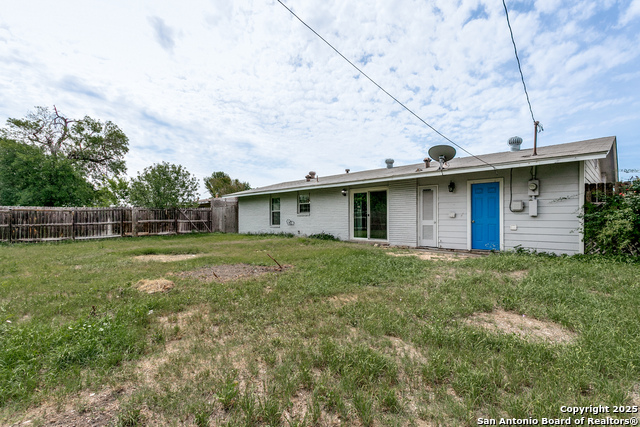 Image 24 of 25 For 4439 Tropical Dr.