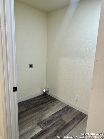Listing photo id 11 for 309 Mill Street W