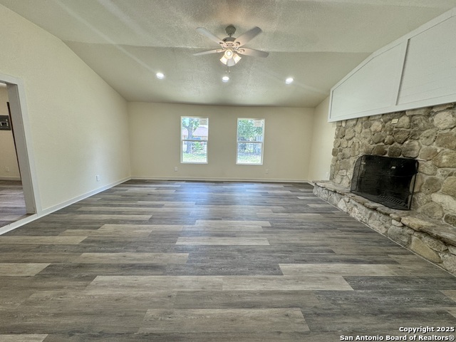 Listing photo id 2 for 309 Mill Street W