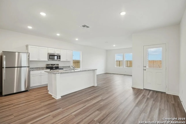 Image 5 of 13 For 5238 Thistle Place