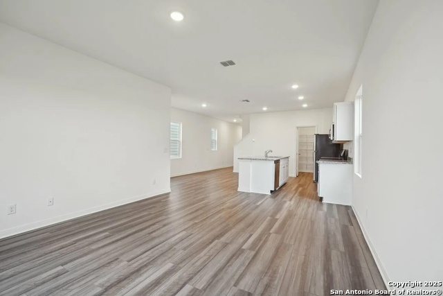Image 6 of 13 For 5238 Thistle Place