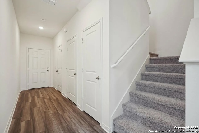 Image 7 of 13 For 5238 Thistle Place