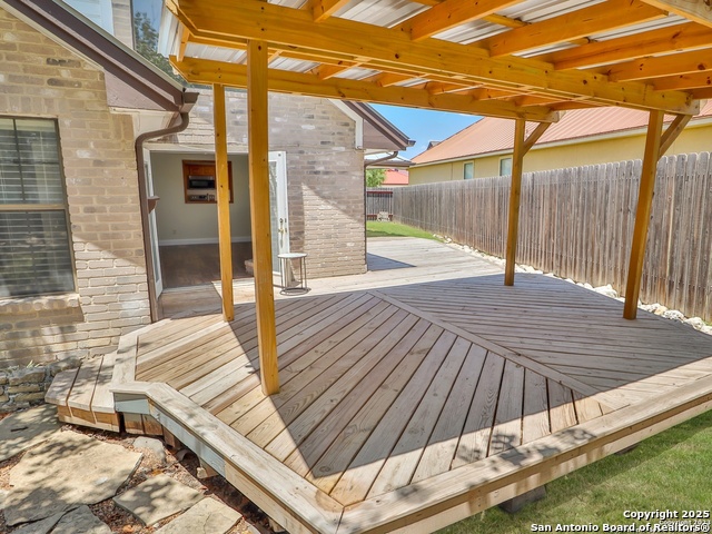 Listing photo id 17 for 6718 Congressional Blvd