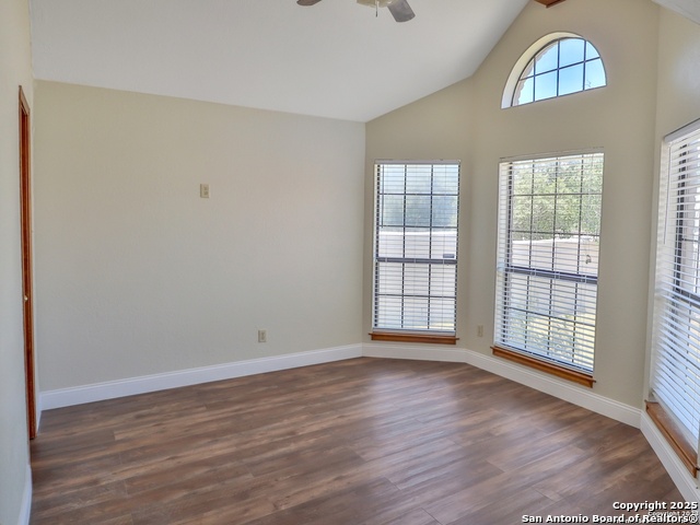 Listing photo id 0 for 6718 Congressional Blvd