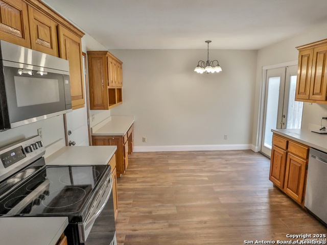 Listing photo id 5 for 6718 Congressional Blvd