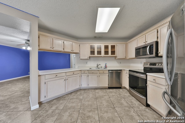 Image 19 of 36 For 807 Ellison Dr S