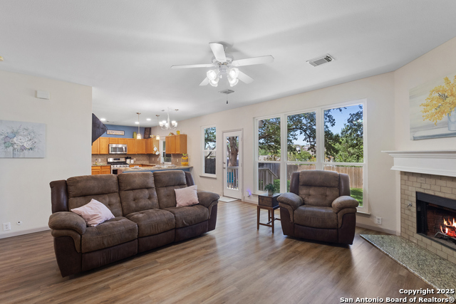 Image 4 of 29 For 21503 Rio Comal