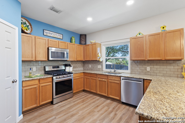 Image 9 of 29 For 21503 Rio Comal
