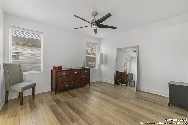 Image 13 of 25 For 1527 French Place W