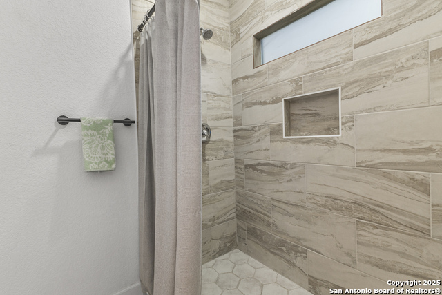 Image 16 of 25 For 1527 French Place W