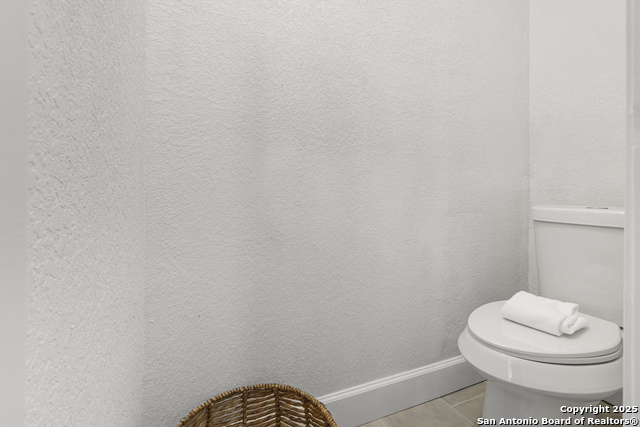 Image 17 of 25 For 1527 French Place W
