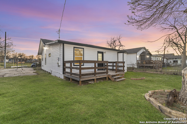 Image 18 of 25 For 1527 French Place W