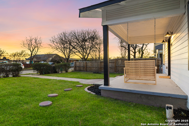 Image 4 of 25 For 1527 French Place W
