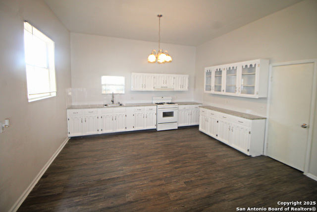 Image 4 of 12 For 232 Cornell Ave  101