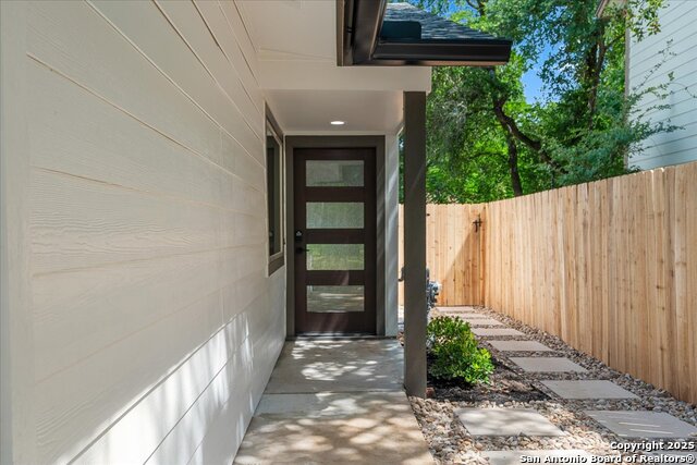 Image 4 of 30 For 9717 Anderson Village Dr