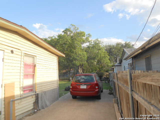 Image 11 of 17 For 306 Formosa  