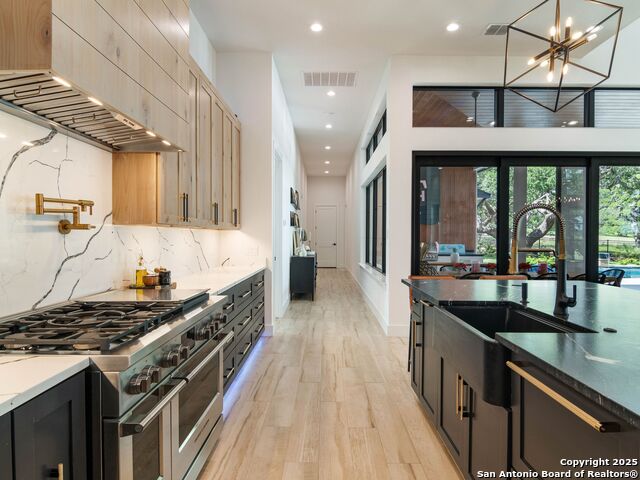 Image 33 of 85 For 756 Annabelle Ave