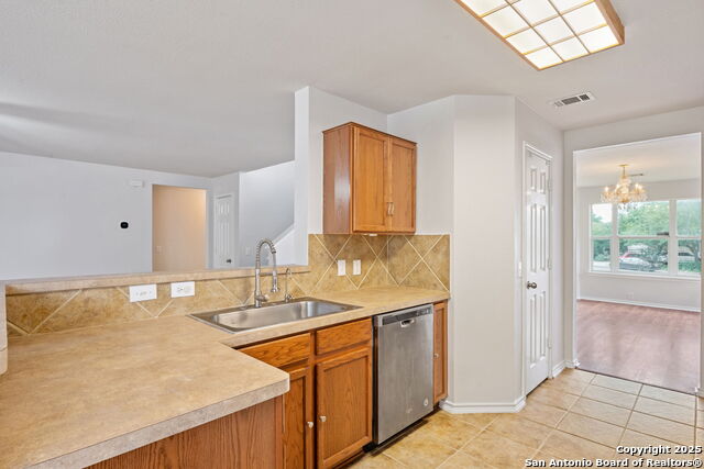 Image 11 of 33 For 15603 Hastings Park