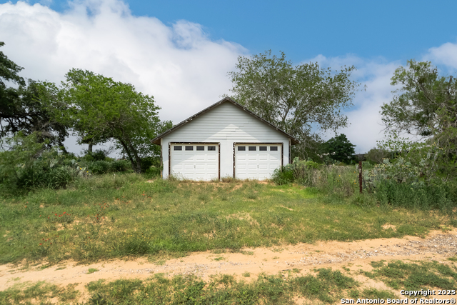 Image 21 of 22 For 420 County Road 775