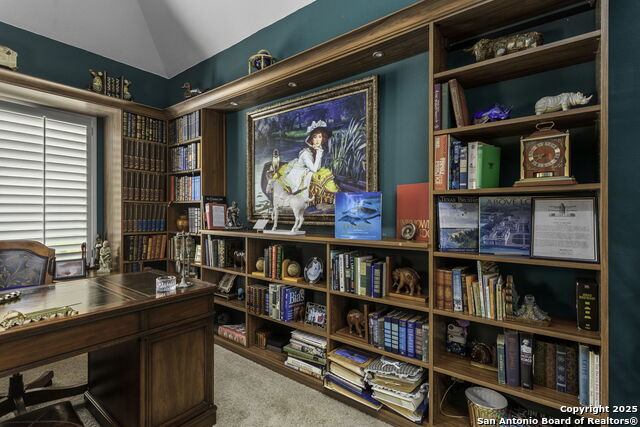 Listing photo id 14 for 2 Worthsham