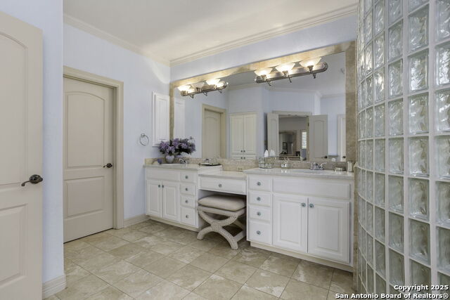 Listing photo id 17 for 2 Worthsham