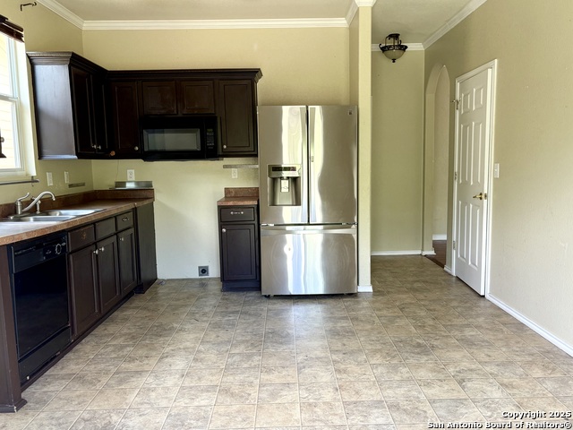 Listing photo id 10 for 2211 Mission Verde