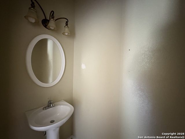 Listing photo id 12 for 2211 Mission Verde