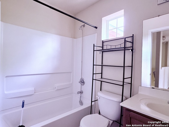 Listing photo id 14 for 2211 Mission Verde