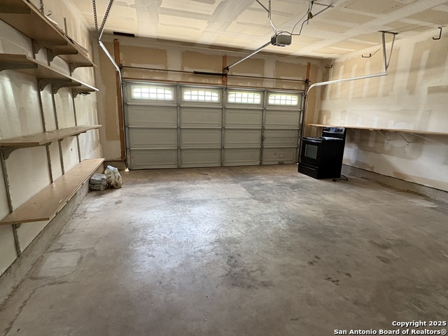 Listing photo id 16 for 2211 Mission Verde