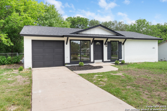 Details for 7621 Strolling Ln, Live Oak, TX 78233
