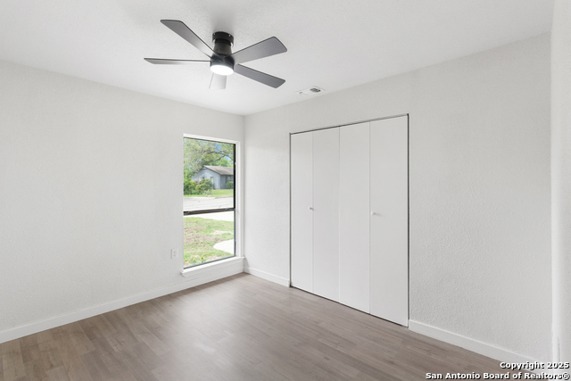 Listing photo id 8 for 7621 Strolling Ln