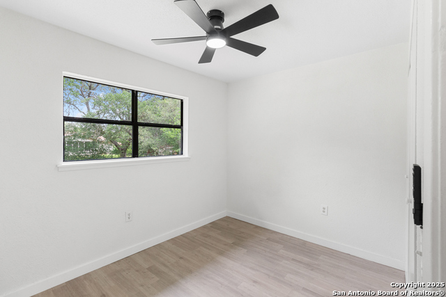 Listing photo id 12 for 7621 Strolling Ln