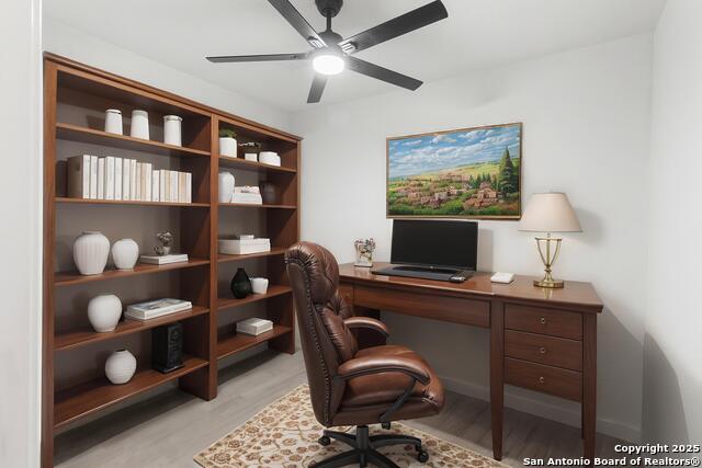 Listing photo id 16 for 7621 Strolling Ln