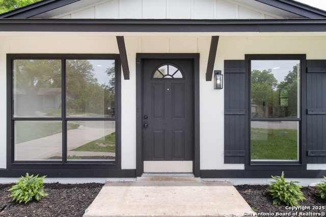 Listing photo id 1 for 7621 Strolling Ln