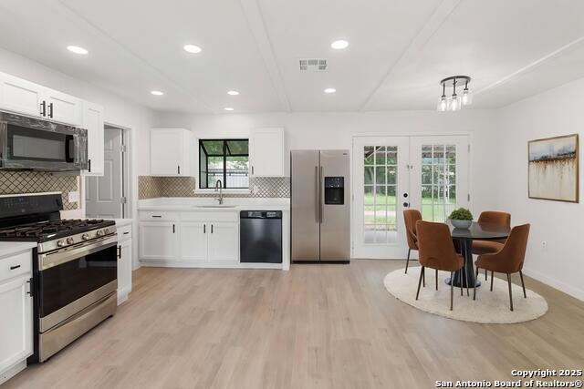 Listing photo id 6 for 7621 Strolling Ln