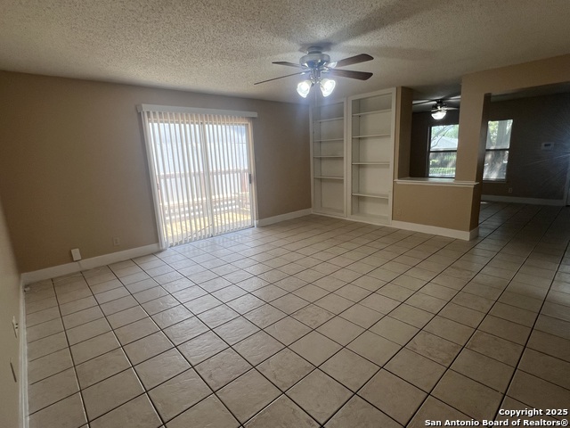 Image 12 of 31 For 15558 Knollmeadow