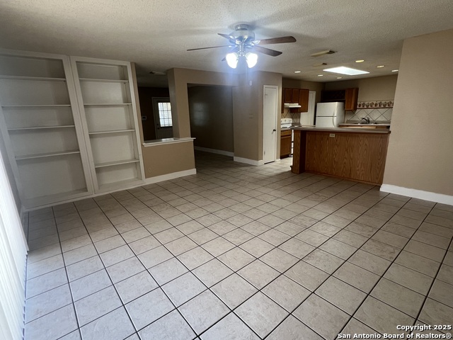 Image 13 of 31 For 15558 Knollmeadow